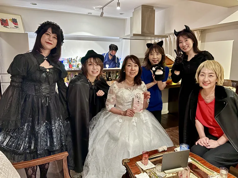 ハロウィン仮装パーティーのカバー写真