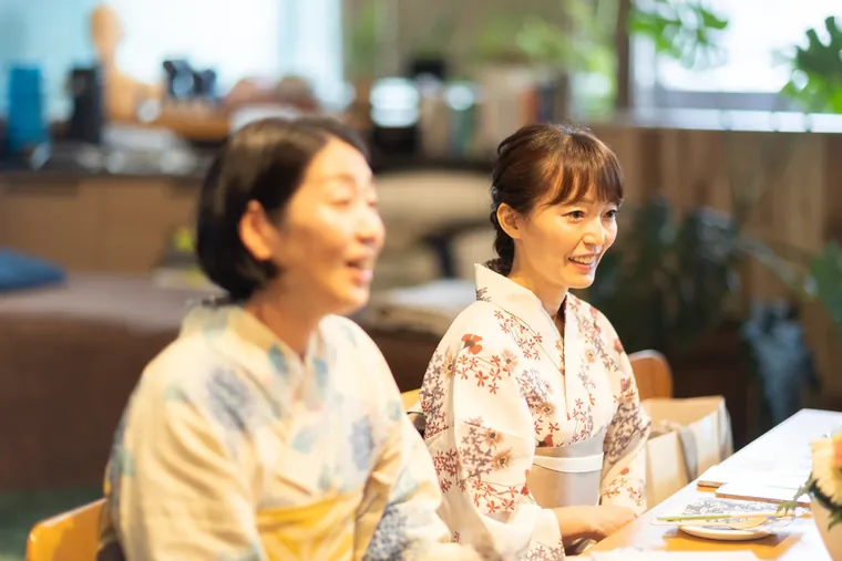 浴衣で楽しむ 大人の交流会の様子 13